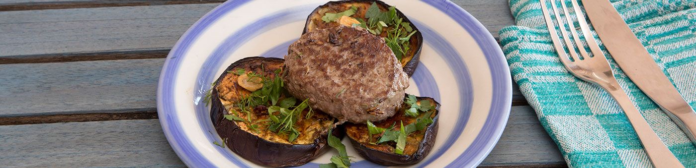 Geroosterde aubergine met zwarte knoflook en venkeltartaar