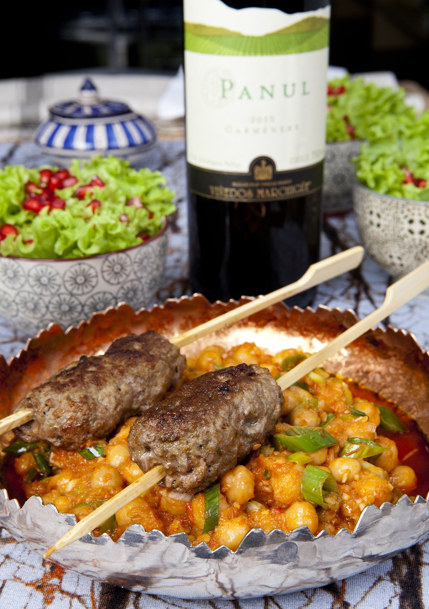 Lamskebabs met tomaten-kikkererwtensaus